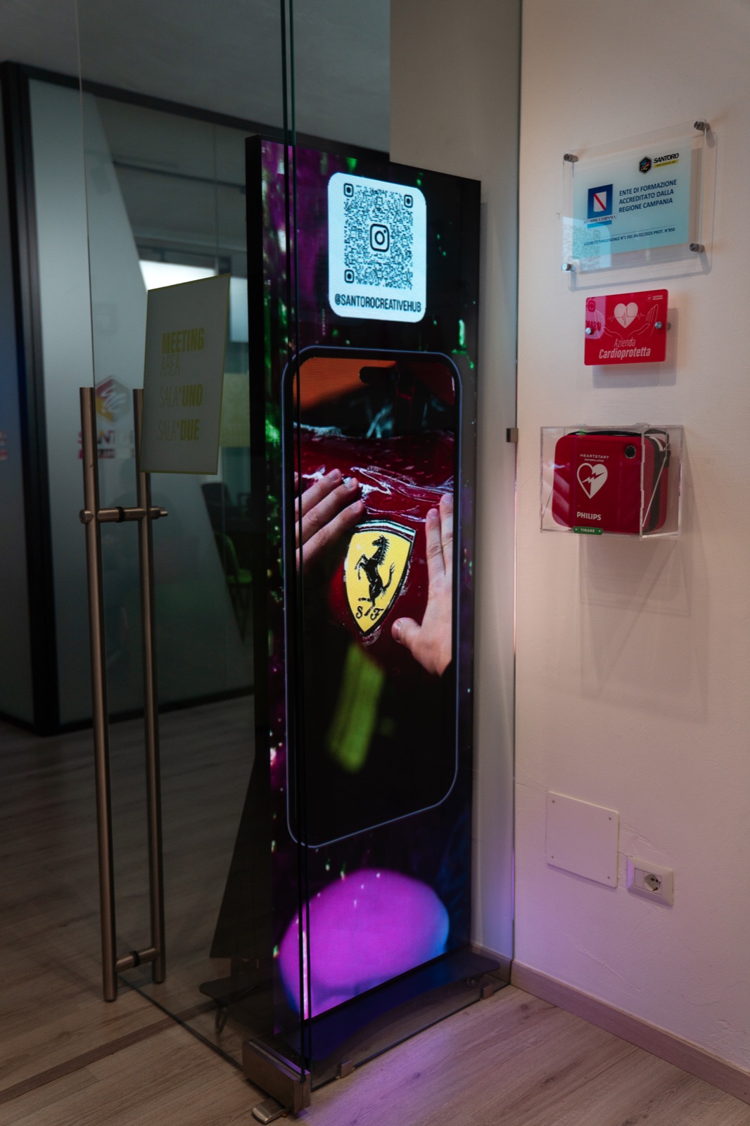 Totem LED modulare verticale